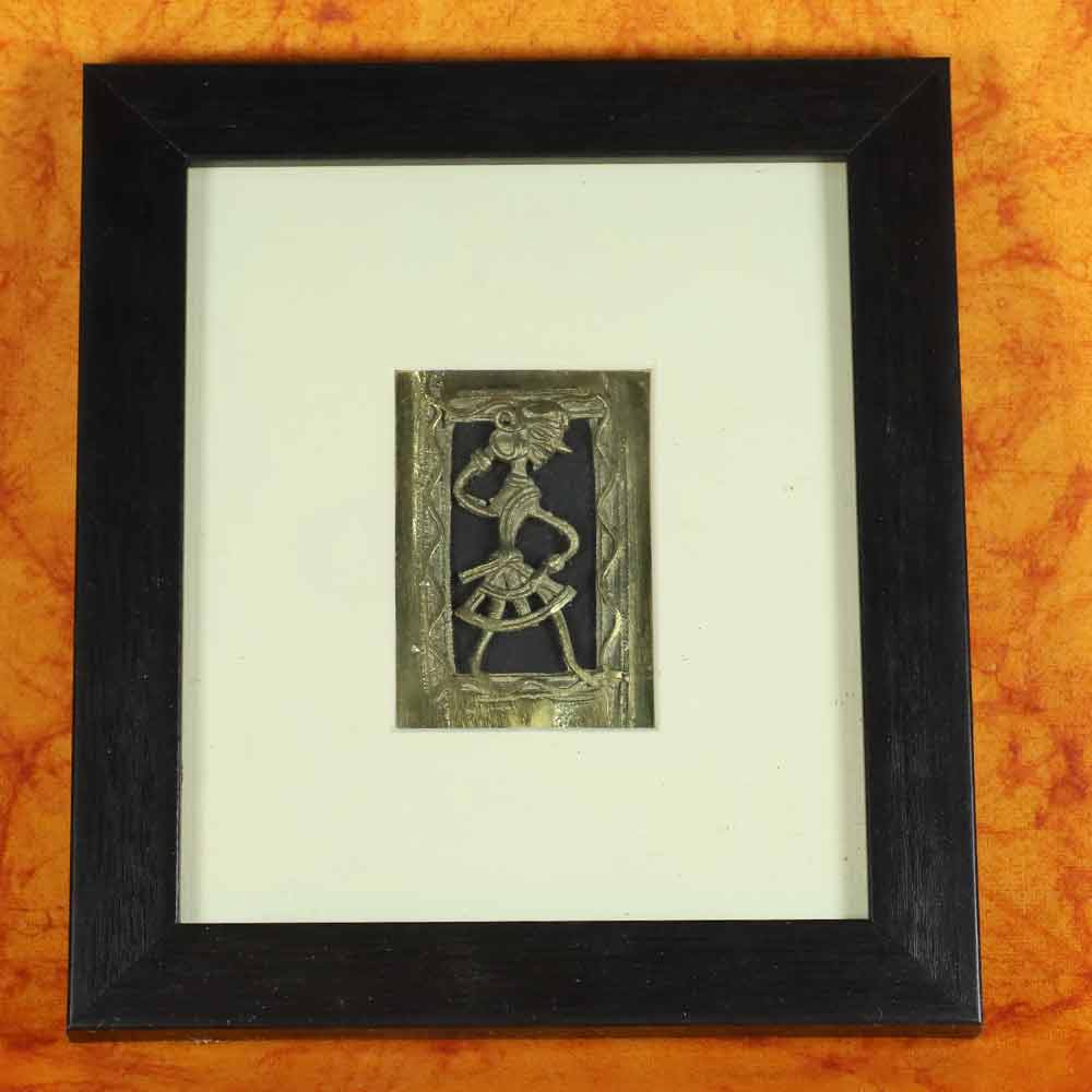 SmileSellers Brass design hand crafted fine work with wooden frame